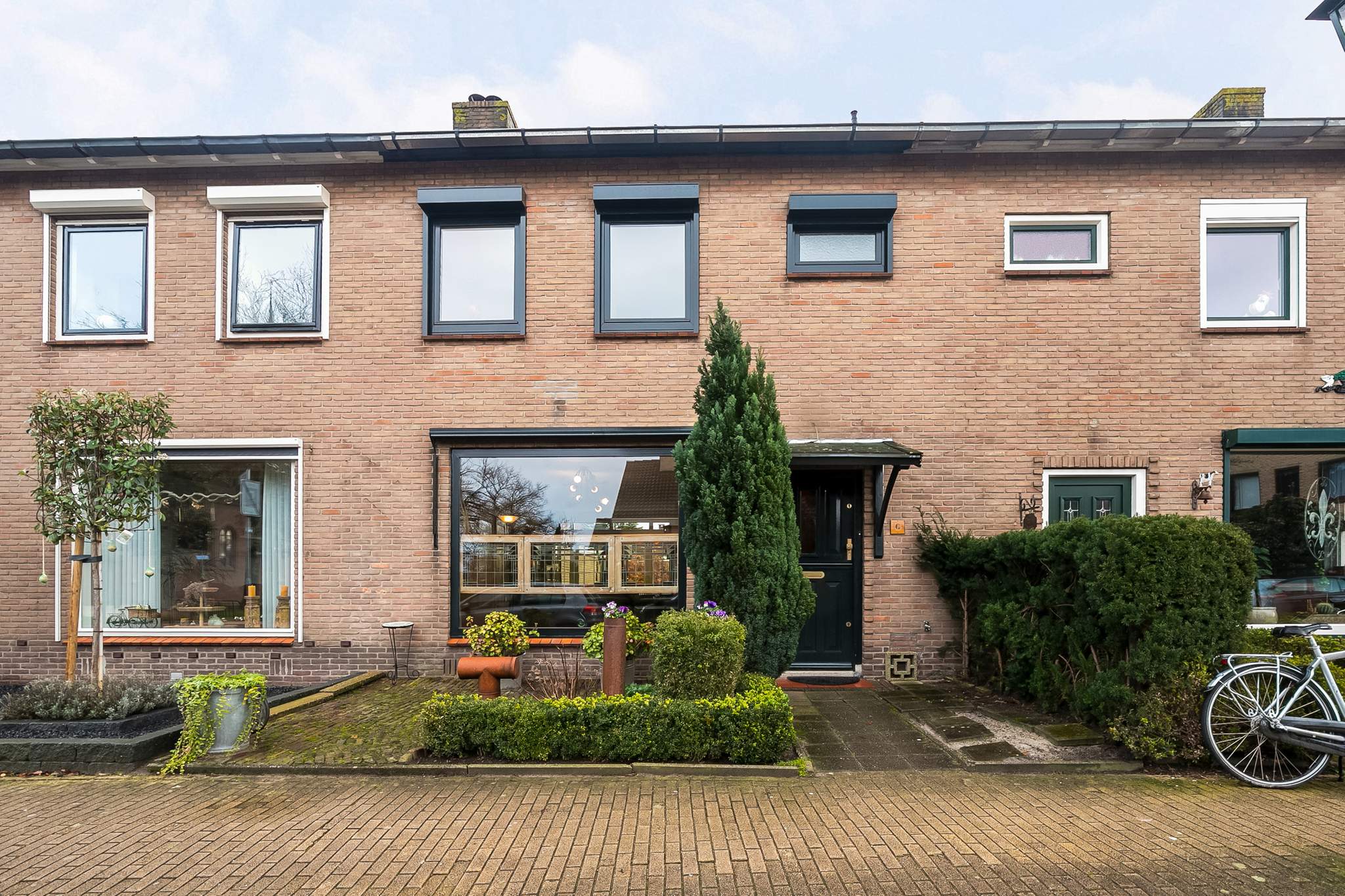 WG100497-6284-85923480