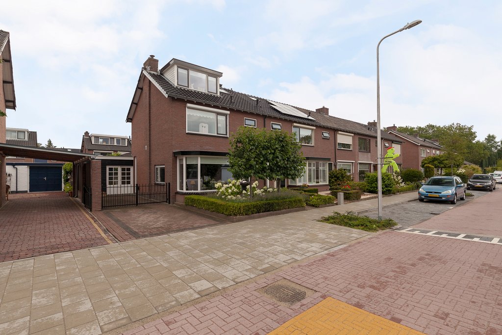 WG100513-6476-80849809