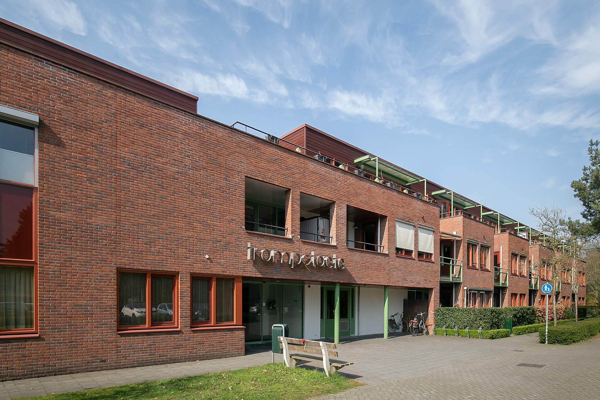 WG100766-11257-104717079