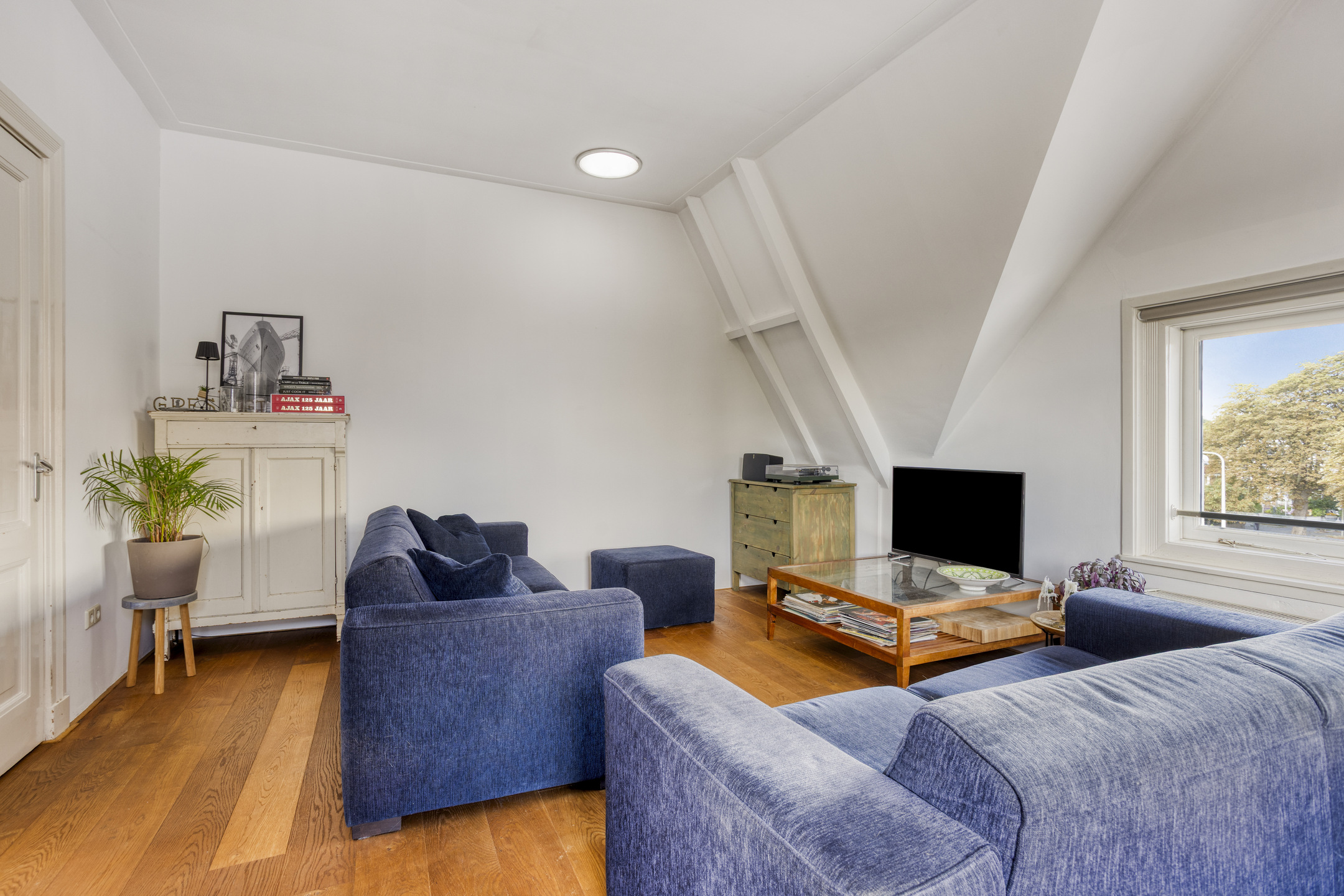 WG101276-21799-243054612